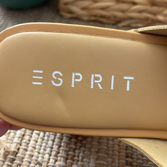 With a boho feel, the Esprit Mia heeled sandals color is Whiskey size 9.5 - Picture 8 of 11